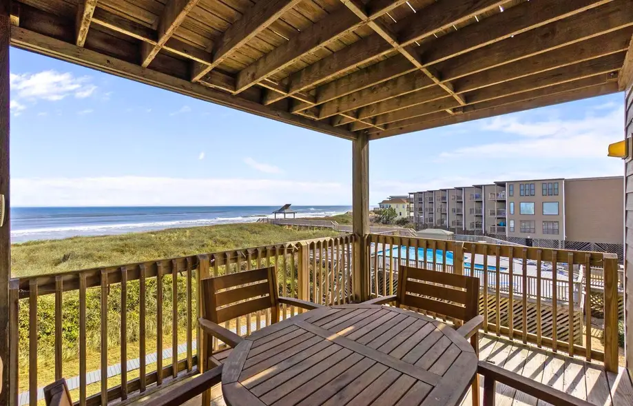 K9069 East of the Sun at Colony by the S...